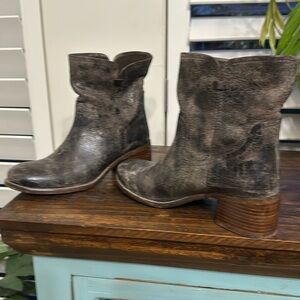 Diba True ankle boots size 9.